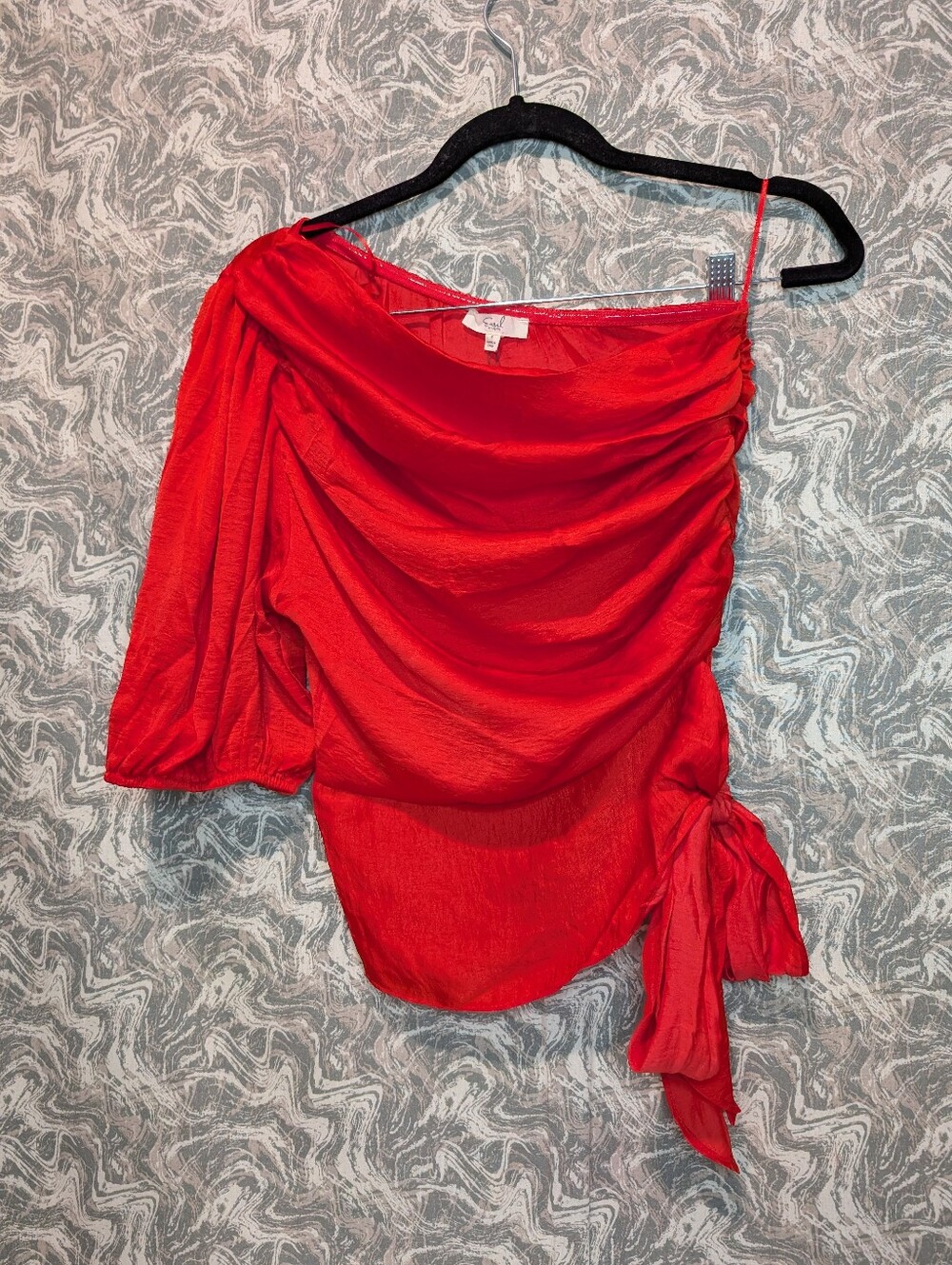 NWT Easel One Sleeve Top Size Small
